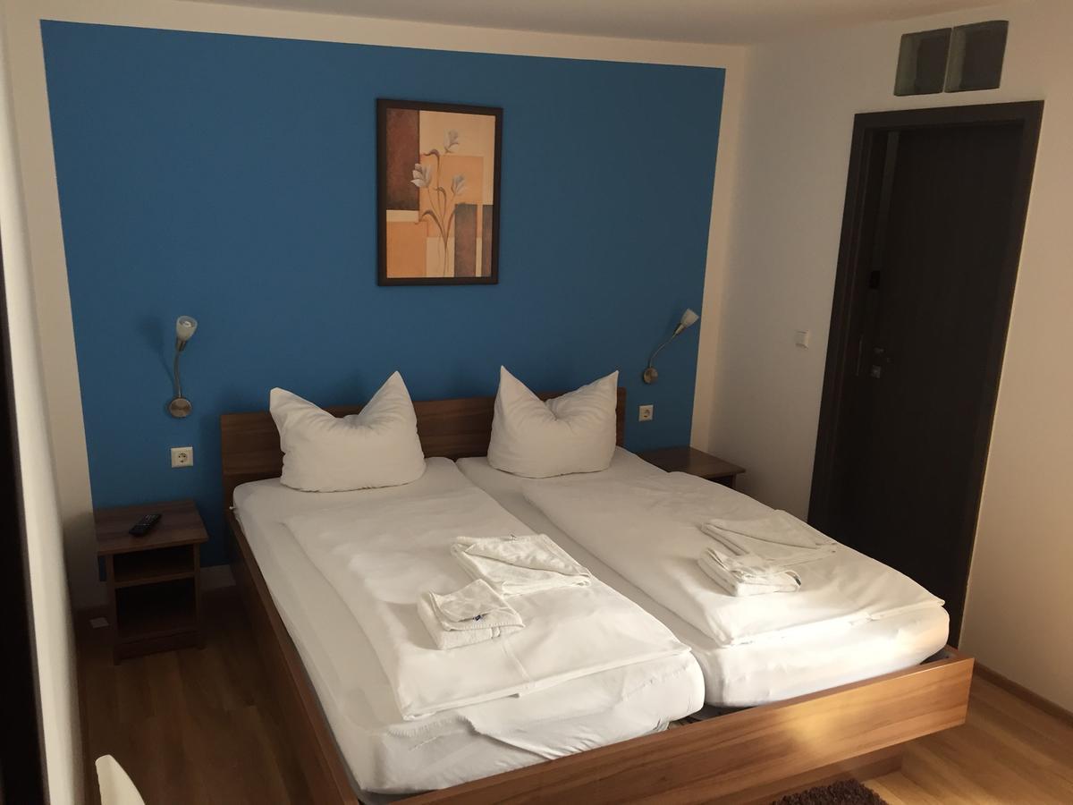 Hotel Ristorante Rostica Bad Urach Kültér fotó