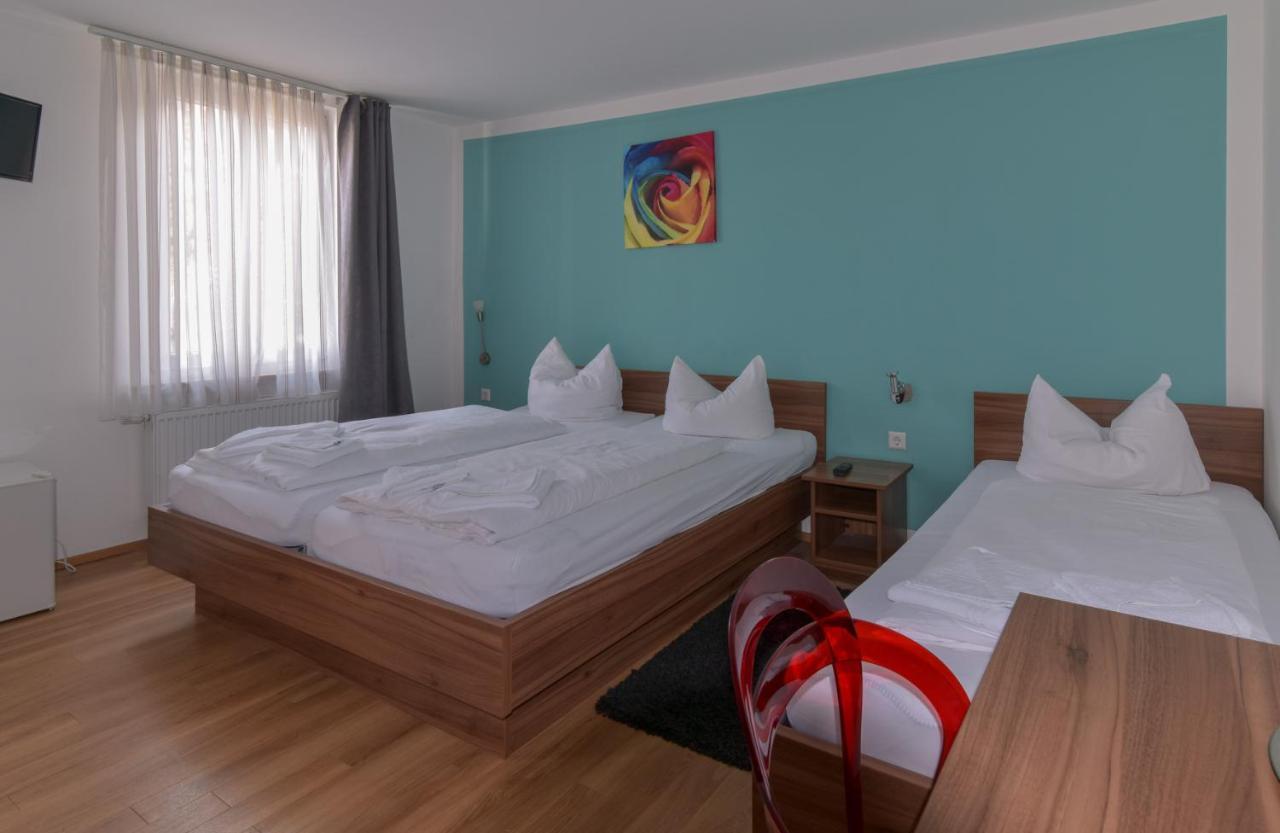 Hotel Ristorante Rostica Bad Urach Kültér fotó